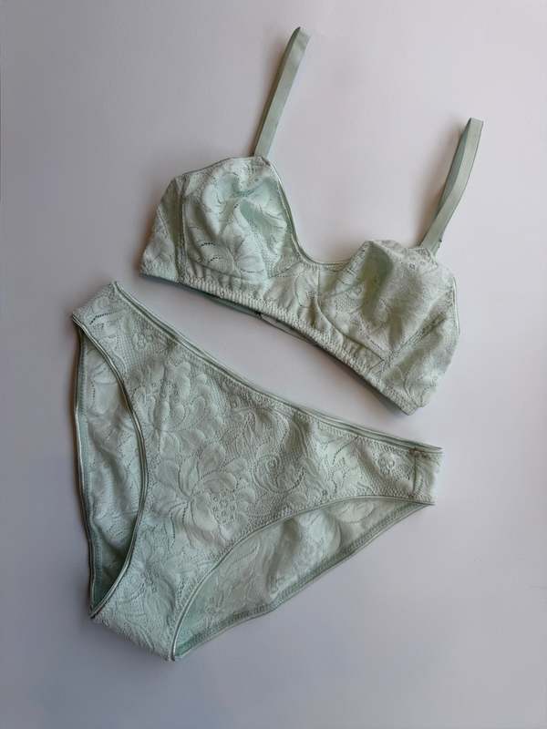 Araks Tamara Lace Bralette - Caledonia Araks Tamara Lace Bralette - Caledonia