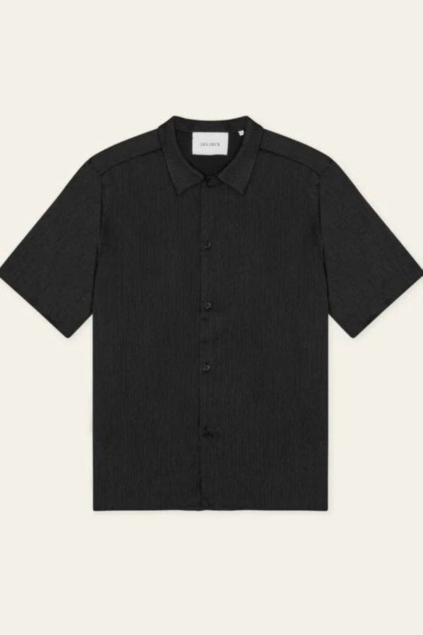 LES DEUX Hector Plisse SS Shirt - Black