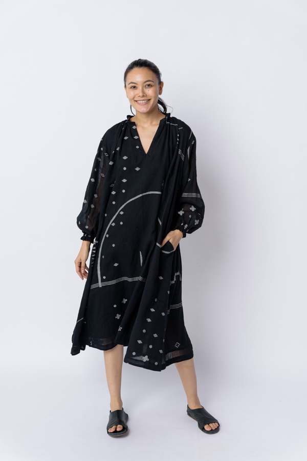 WOC |NF Whimsy flared dress - black