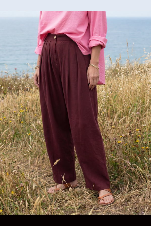 World of Crow Berry Drift Pleated Pants