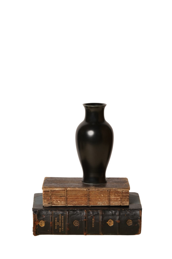 Middle Kingdom Semi-Matte Porcelain Mini Pear Vase