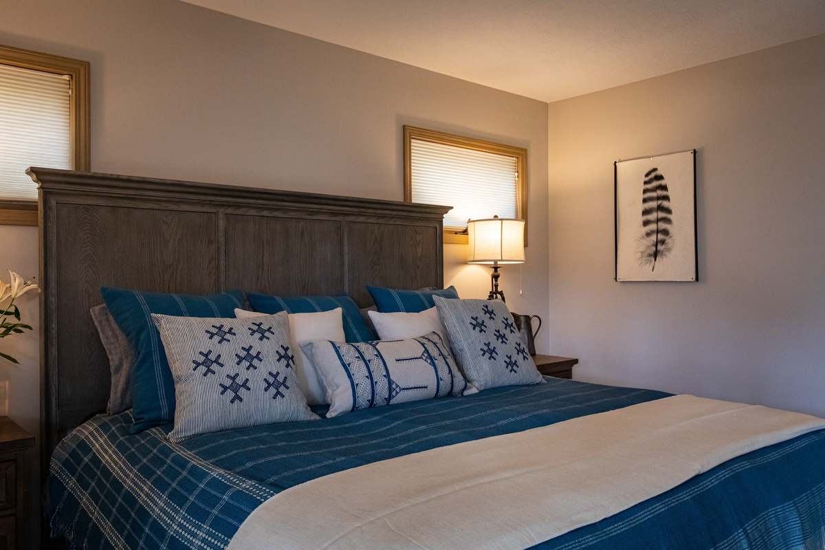 Alamwar BK Handwoven Bedspread - Indigo - Image 4 of 7