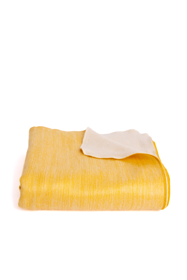 Purple Nest Design Kani Collection Reversible Daffodil and White Throw Blanket