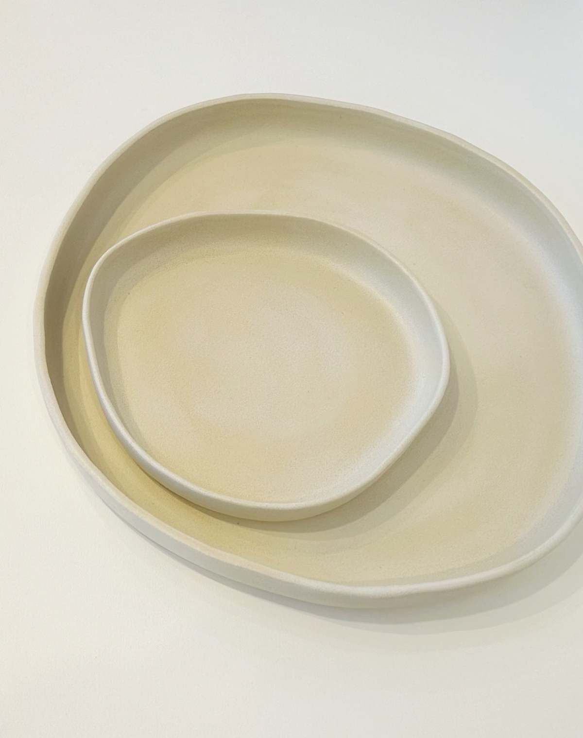 Mikkarbo Large Plate - White Cloud - Image 2 of 4