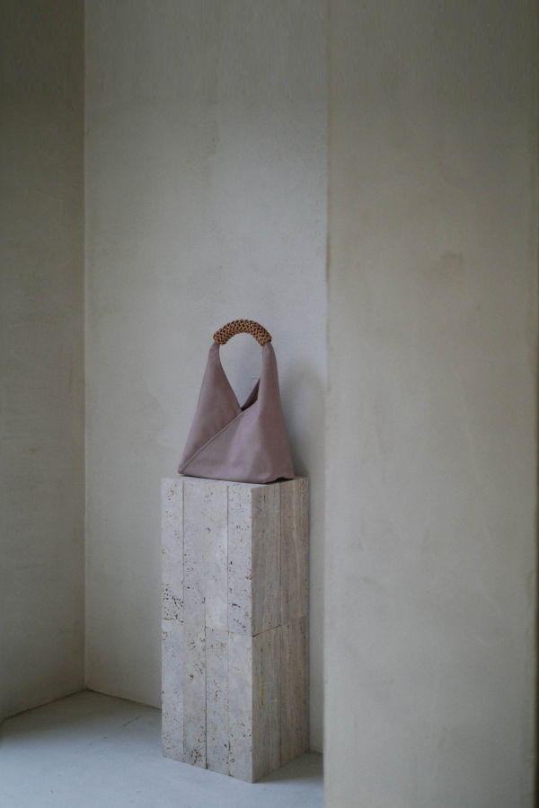 Kamaro'an Natural Dyed Woven Triangle Bag 36 Bag