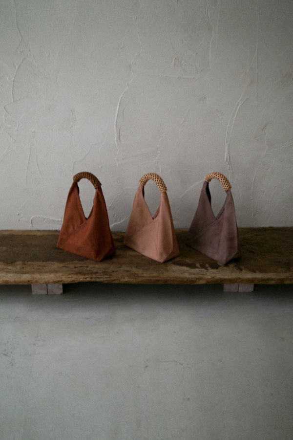 Kamaro'an Natural Dyed Woven Triangle Bag 36 Bag