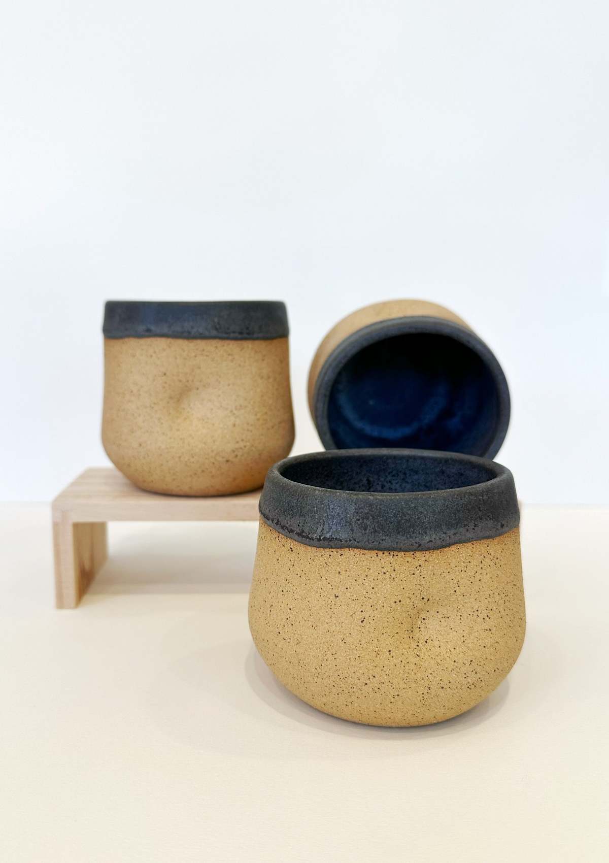 Mikkarbo Hug Mugs Set of 2 - Image 4 of 4