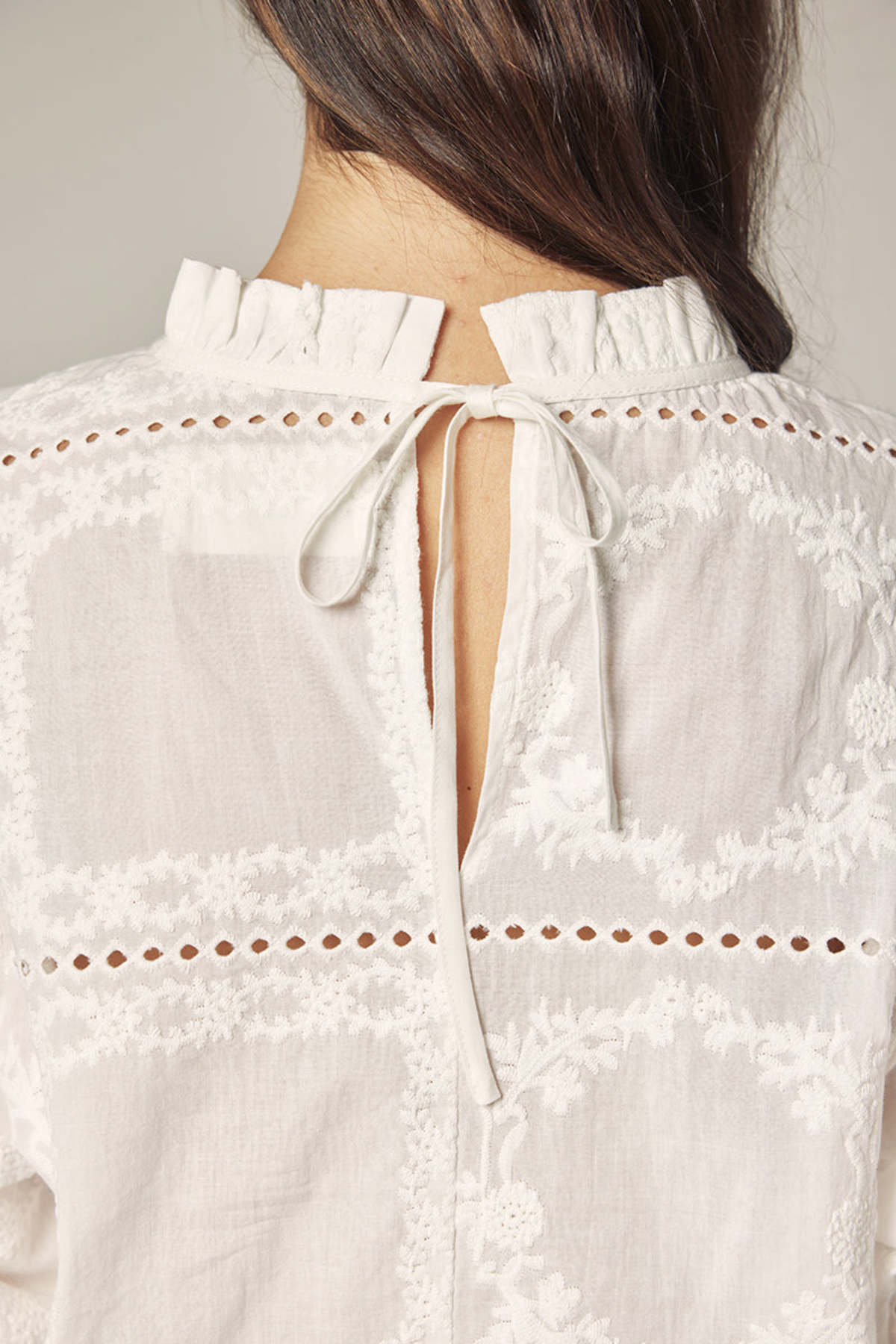 amente Puff Sleeve Tie Back Top - White - Image 9 of 10