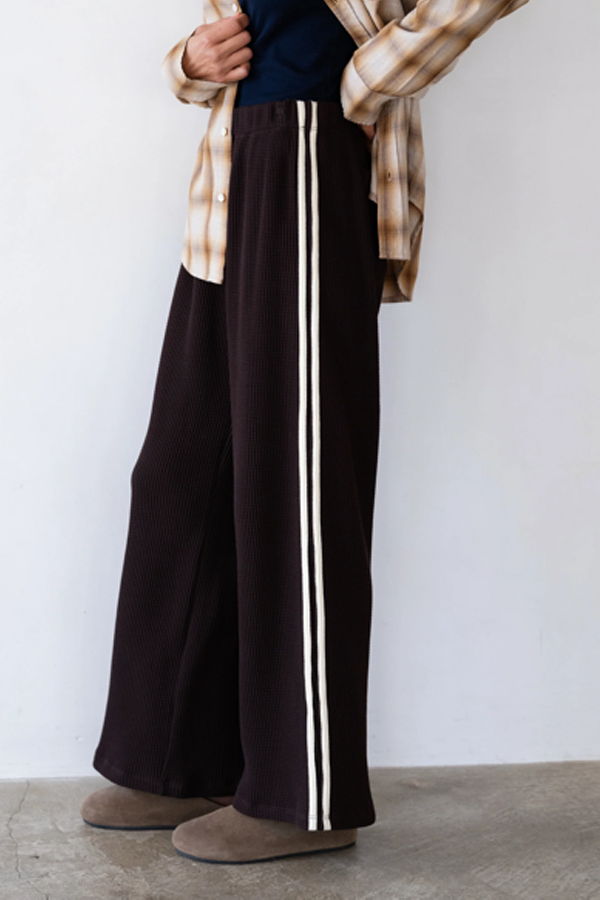 Donni. The Thermal Crop Stripe Pant - Espresso