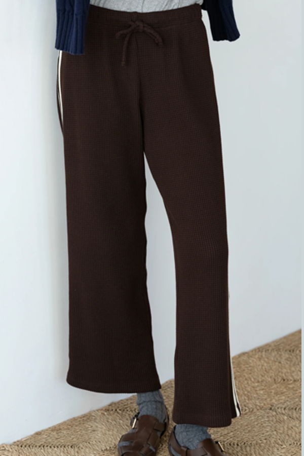 Donni. The Thermal Crop Stripe Pant - Espresso