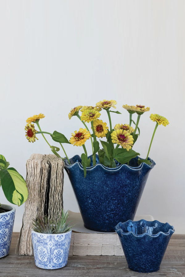 Creative Co-Op Painted Blue Stoneware Planter Pot with Drainage Holes