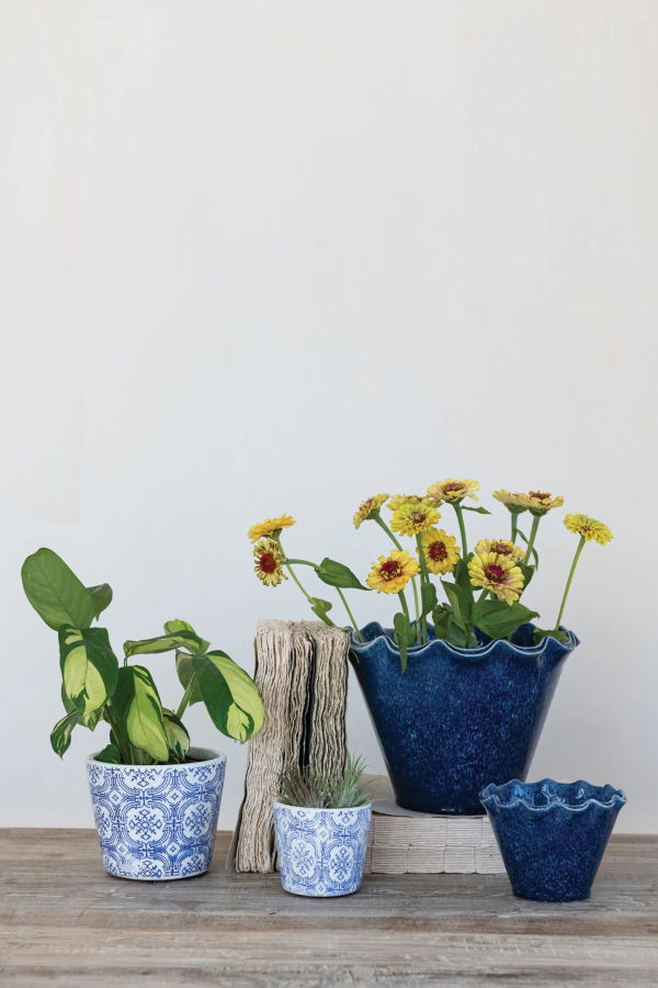 Creative Co-Op Small Painted Stoneware Planter Pot with Drainage Holes