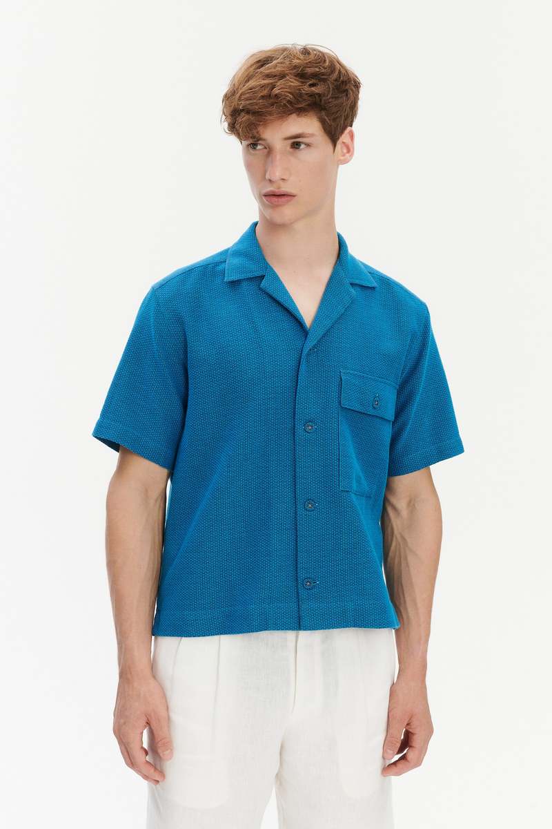 Delikatessen Camp Collar Shirt in Structured and Light Cotton