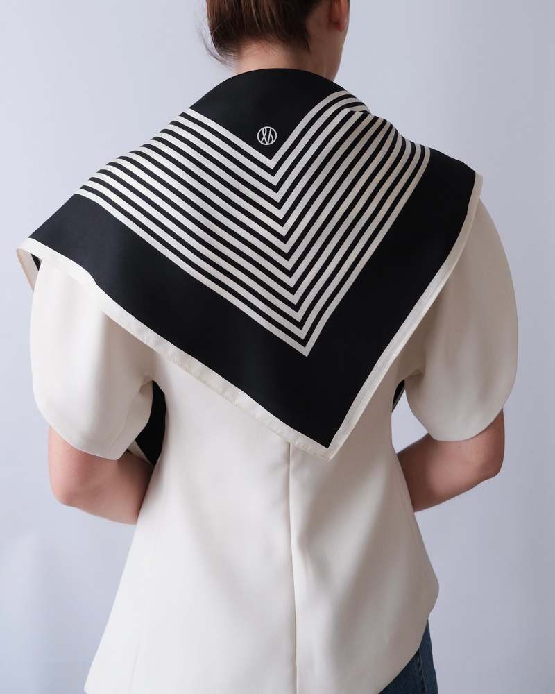 lescarf No.2 Scarf 90 cm