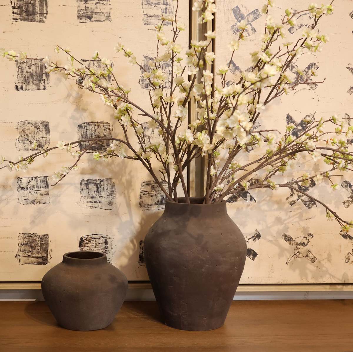 Dovetail Furniture Selene Medium Outdoor Vase - Image 3 of 3