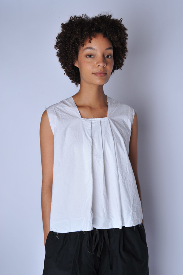 SCHA White Square Back Pleated Sleeveless Top