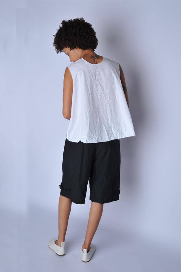 SCHA White Square Back Pleated Sleeveless Top