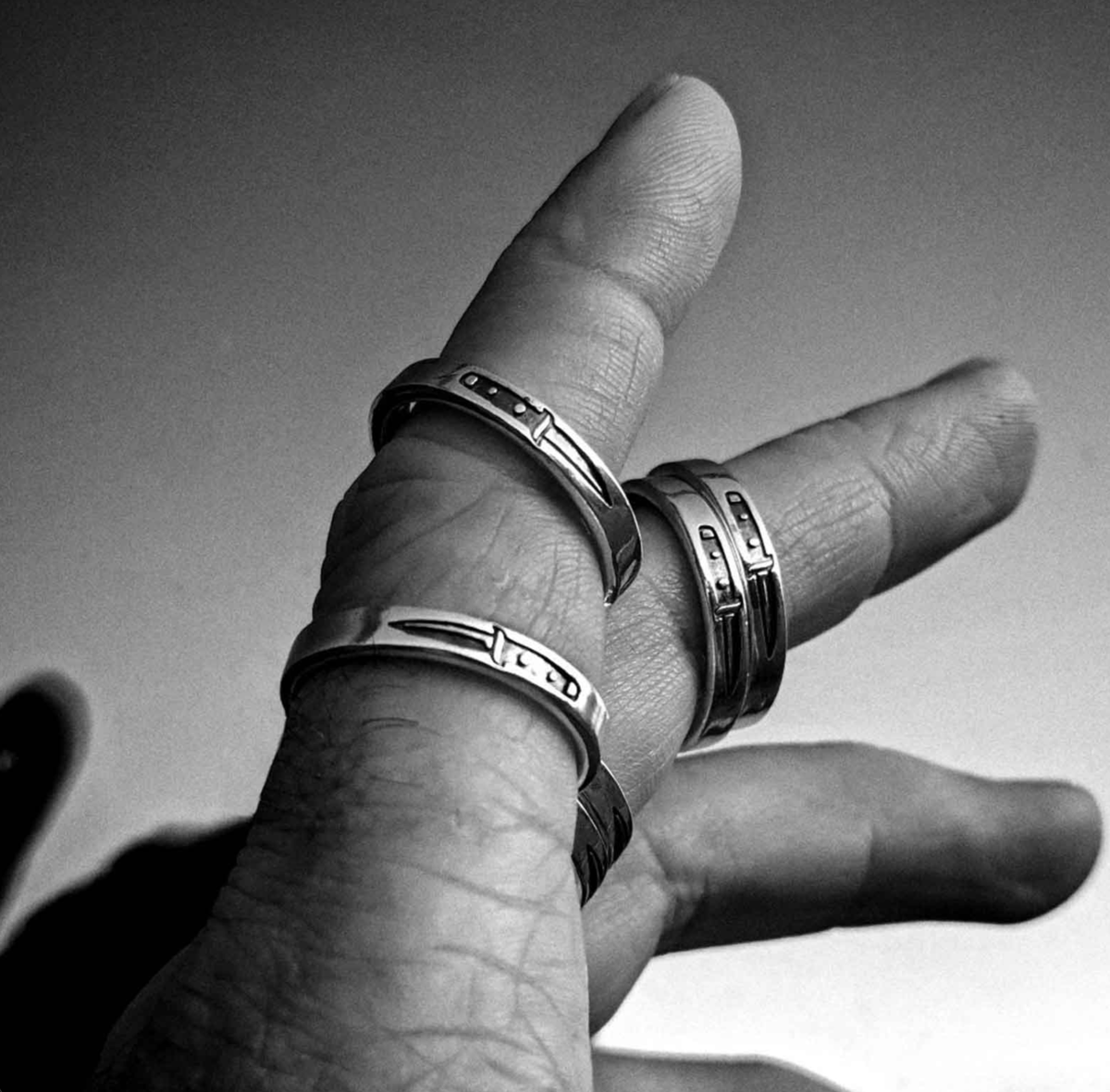 SUE THE BOY Dagger Ring - Image 3 of 3