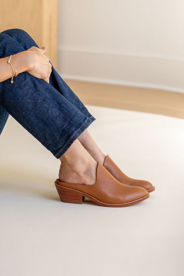 Fortress Michelle Heeled Mule - Caramel Crust