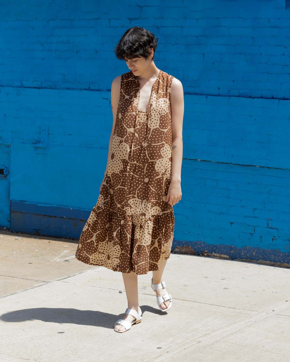 samet Pook Dress, Brown Flower Dot Print - Image 4 of 6