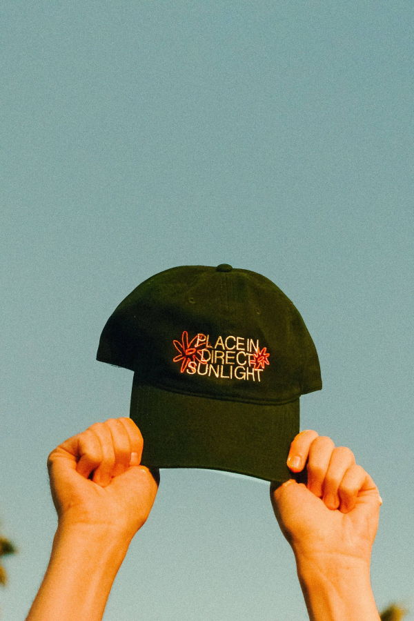 Gab Art & Design Place in Direct Sunlight Hat