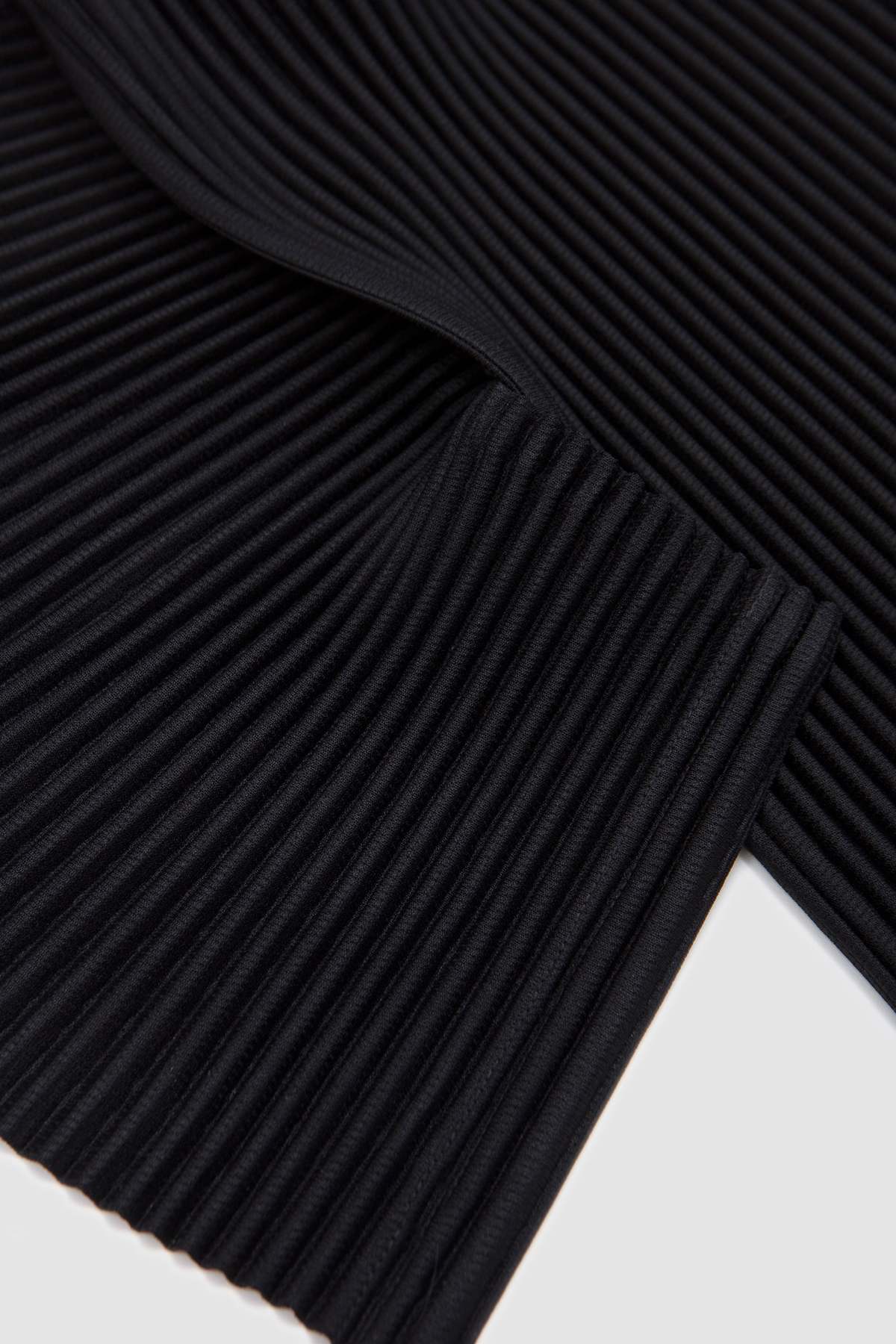 Issey Miyake Monthly Colors February Tee - Image 4 of 5