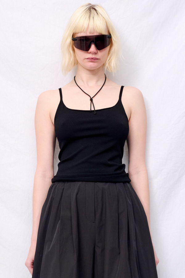 AMOMENTO Black Sleeveless Knit Top