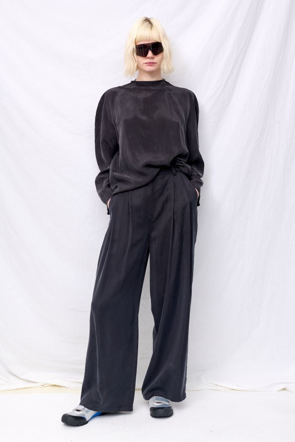 AMOMENTO Two Tuck Cupro Wide Pants