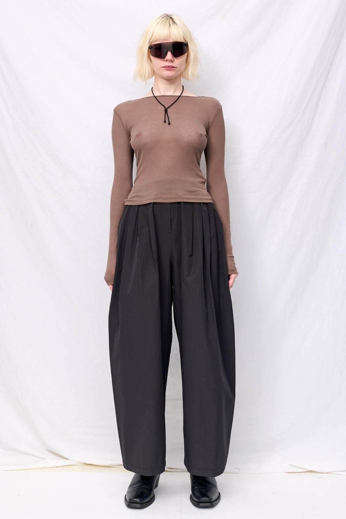 AMOMENTO Brown Round T-Shirt - Image 2 of 4