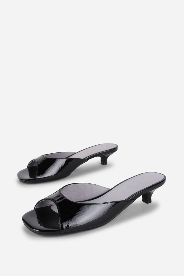 INTENTIONALLY __________. CEE Kitten Heel Mule