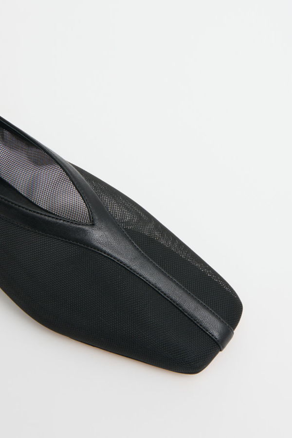 Mansur Gavriel Contorno Square V Flat