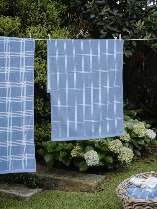 Baina Frisa Pool Towel Baina Frisa Pool Towel