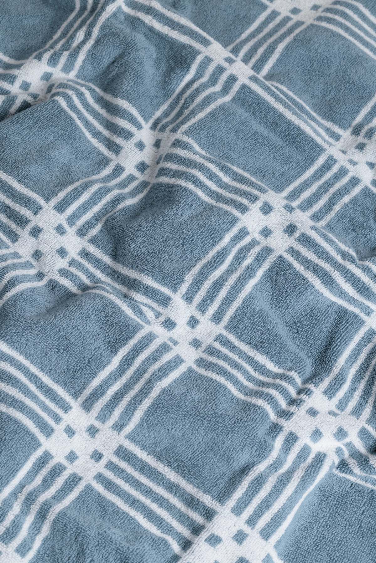 Baina Frisa Pool Towel - Image 6 of 6