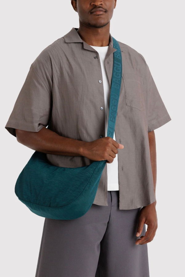 BAGGU Medium Nylon Crescent Bag
