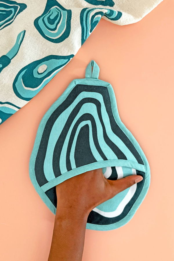 The Neighborgoods Oyster Pot Holder