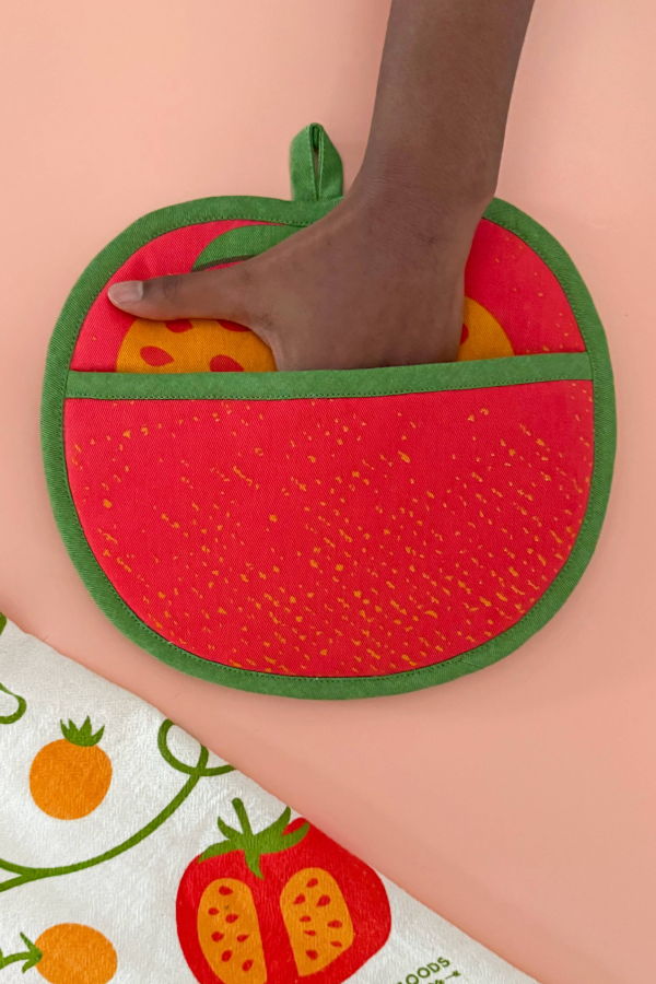 The Neighborgoods Tomato Pot Holder
