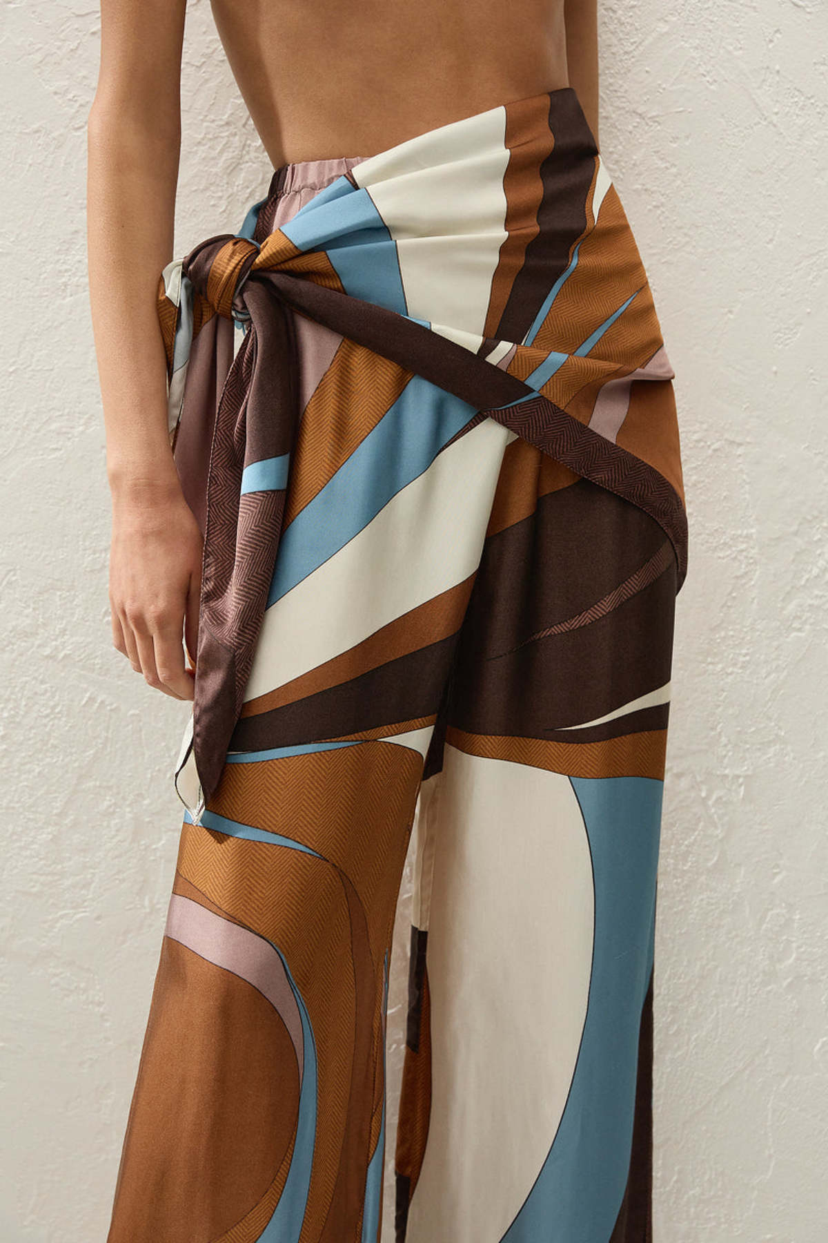 Faithfull The Brand Soleil Waist Scarf - Notte - Image 4 of 5