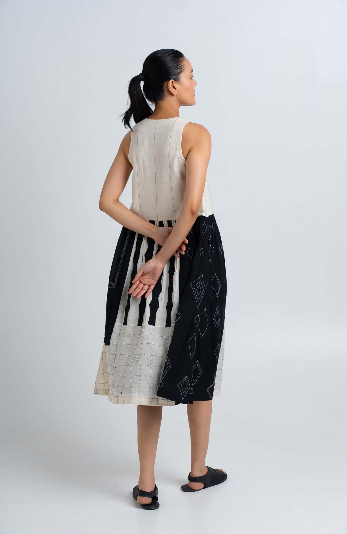 World of Crow Joan Dress - Black/White - Image 7 of 11