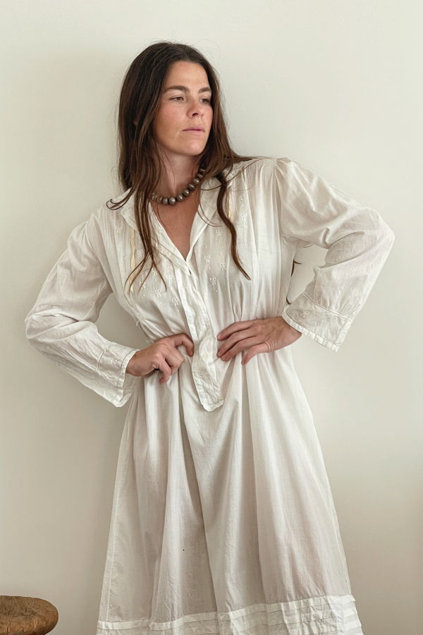 Antique Bow Embroidered Nightgown