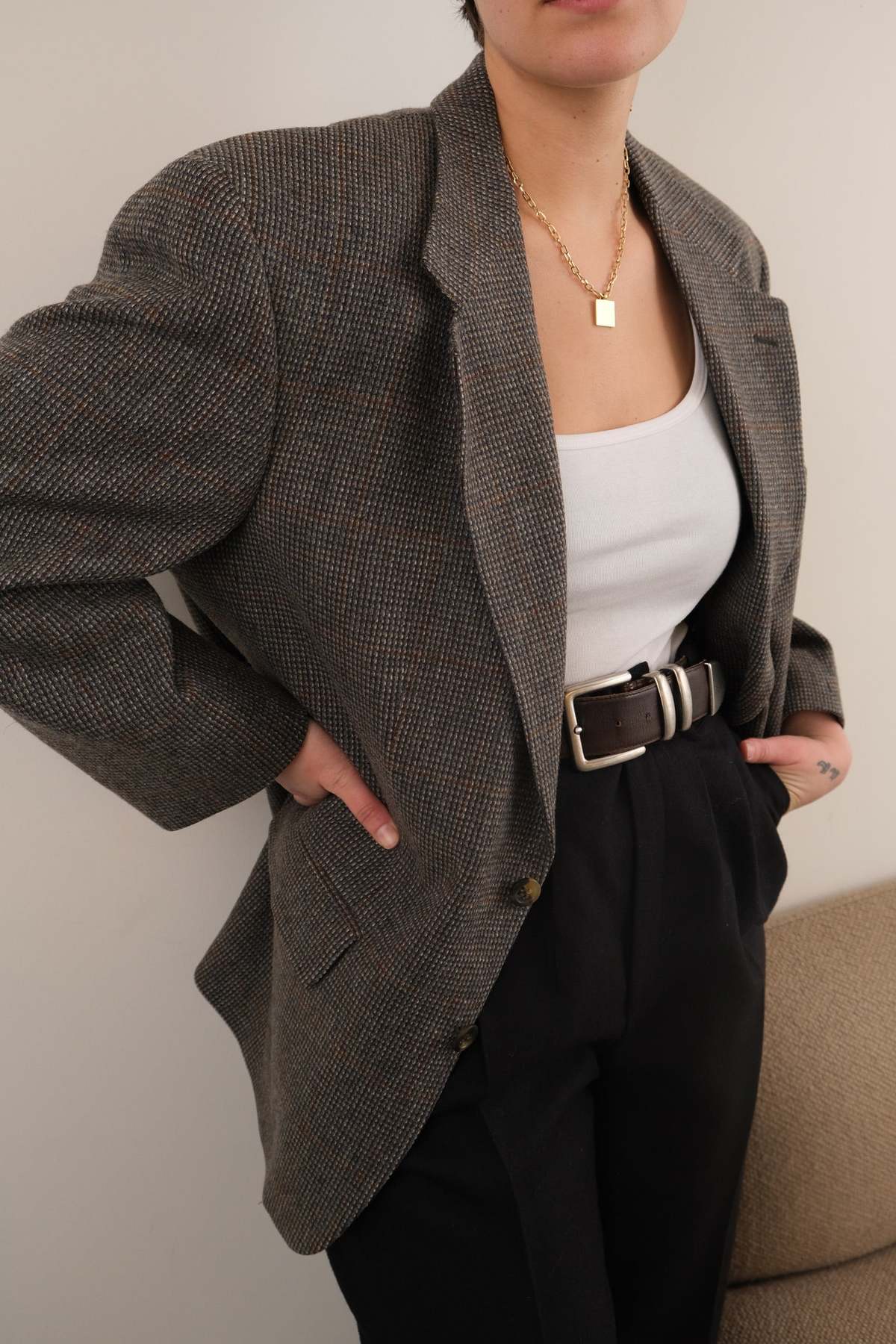 Hermine Vintage 90s Acorn Bill Blass Wool Blazer - Brown - Image 4 of 5