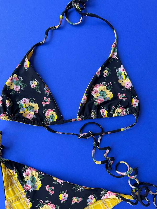 Siyu Ruca Reversible Triangle Bikini Top - Goth Honey Siyu Ruca Reversible Triangle Bikini Top - Goth Honey