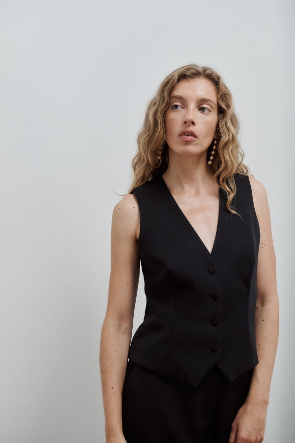 Facettes Studio Kate Wool Grain de Poudre Vest - Black