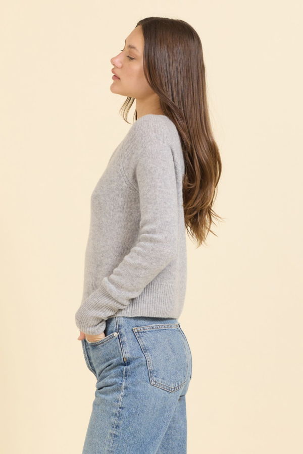 ONE GREY DAY Blakely Cashmere V-Neck Sweater - Heather Grey