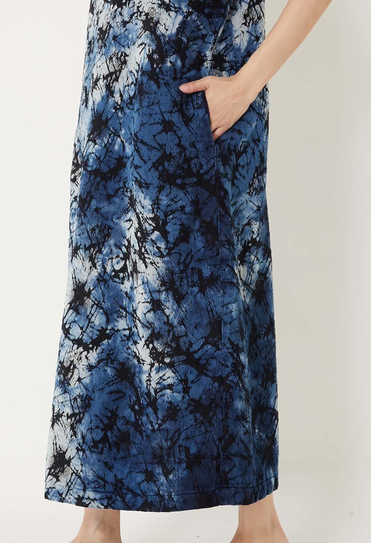 Blue Blue Japan Indigo Glass Jacquard Hand-Dyed Dress - Image 7 of 15