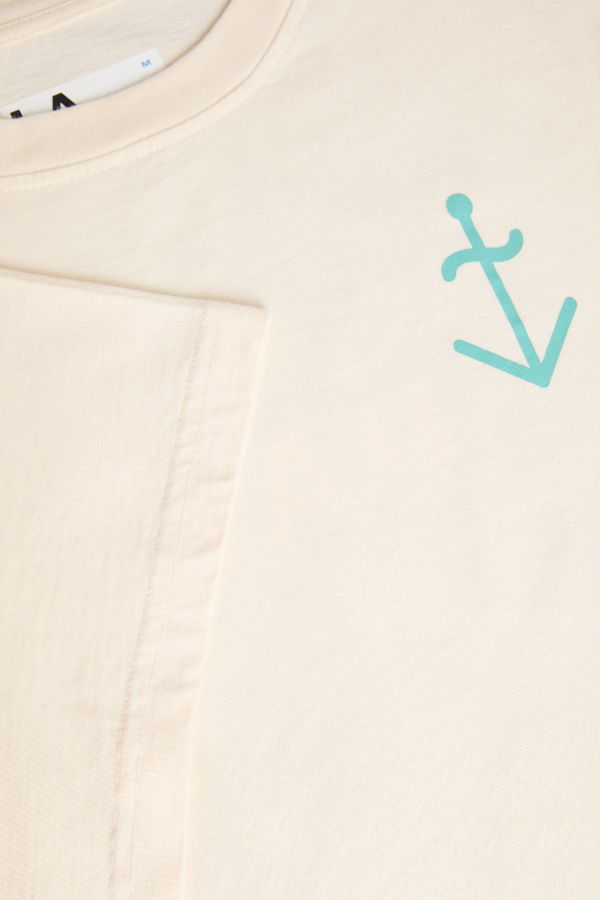 La Paz Botelho Paz Tee