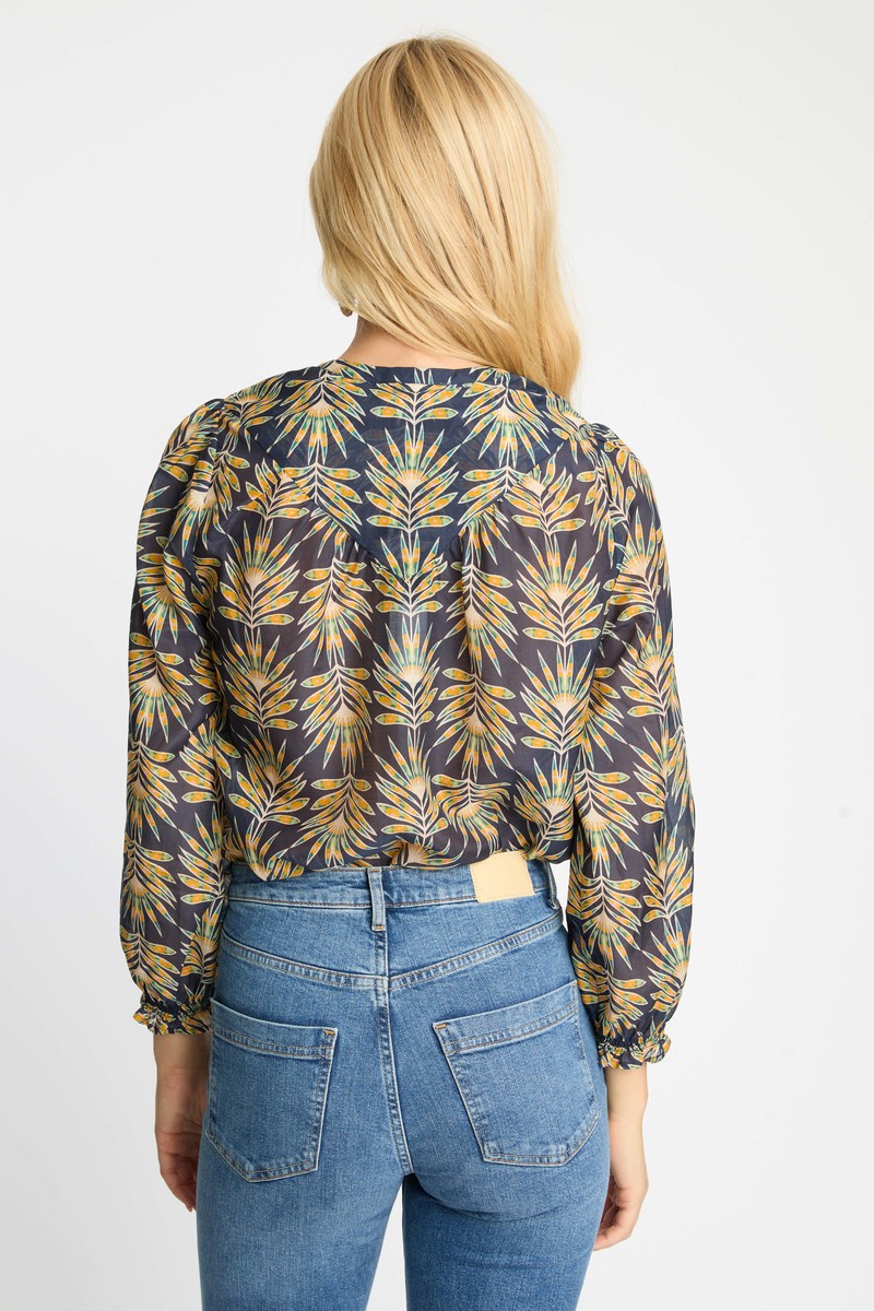 Caballero Sutton Top in Deco Plume