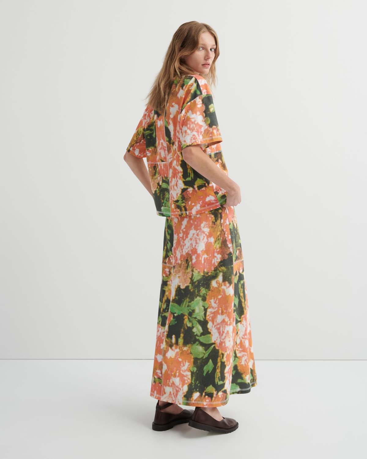 Kowtow Montage Tee Flower Book - Image 4 of 7