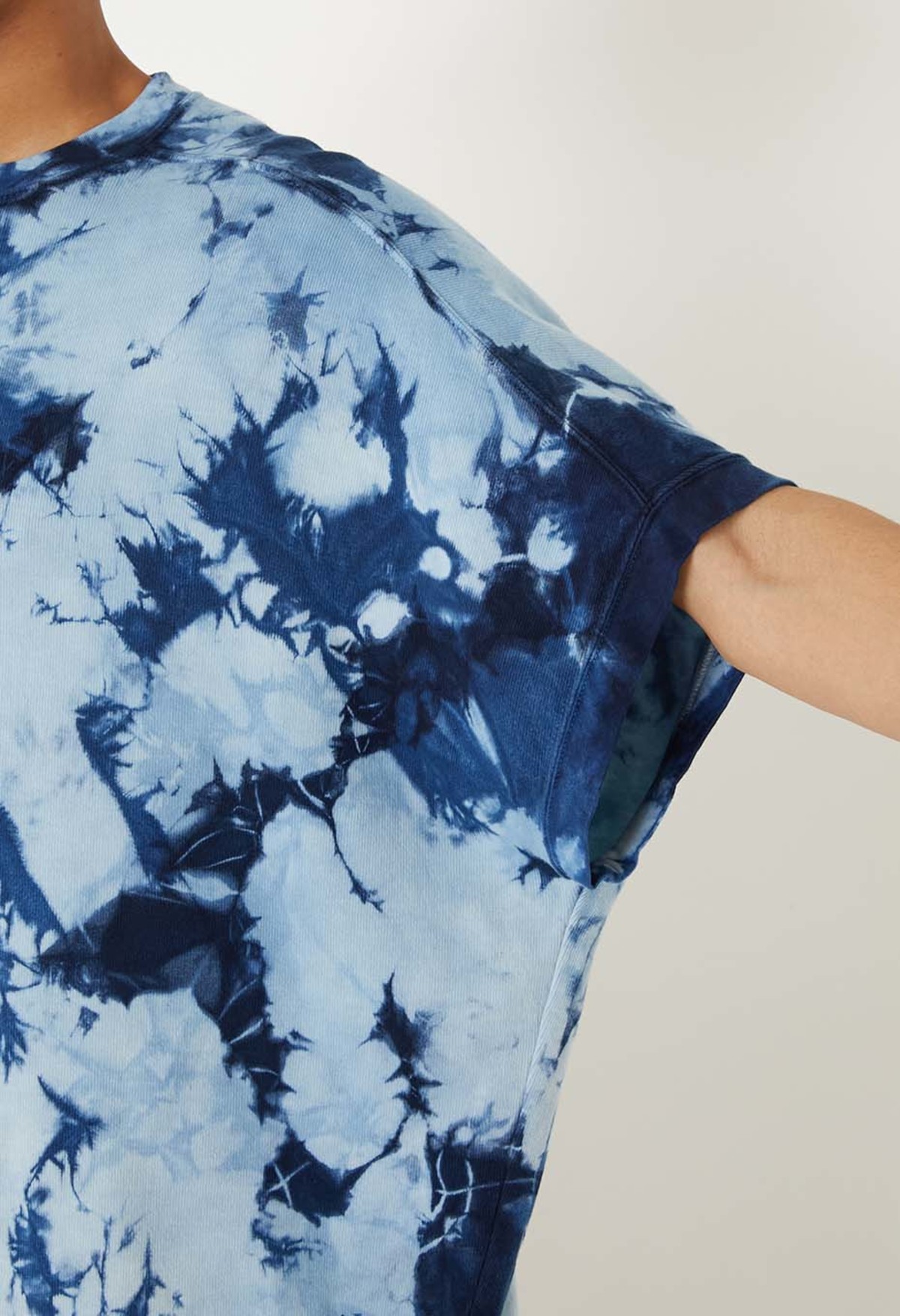 Blue Blue Japan Unisex Indigo Shibori French Sleeve T-Shirt - Image 8 of 8