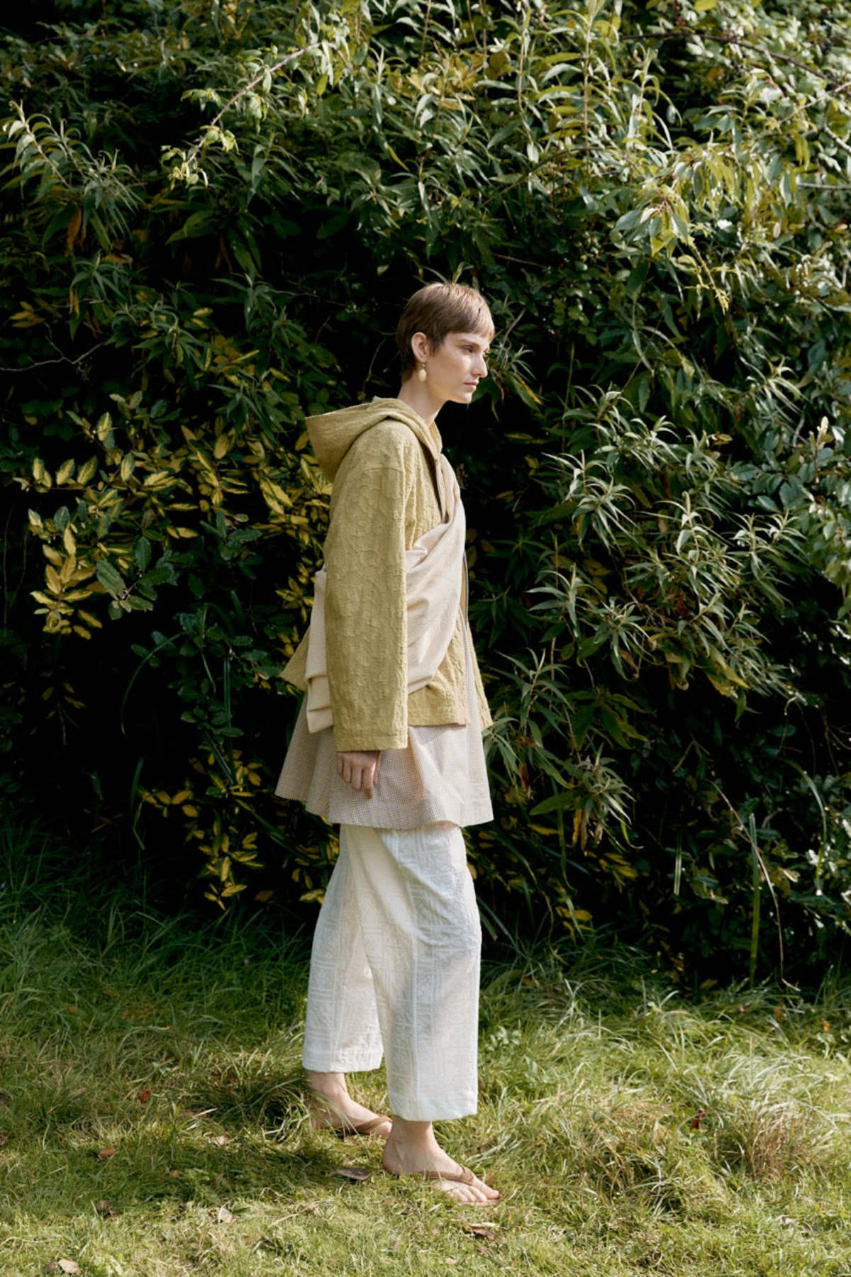 CAWLEY STUDIO Japanese Cotton/Linen Dyed Jacquard Zip Up Hoodie - Celery - Image 4 of 6