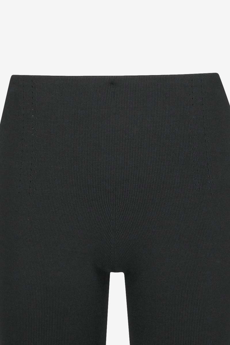 AMOMENTO Knit Capri Pants - Black